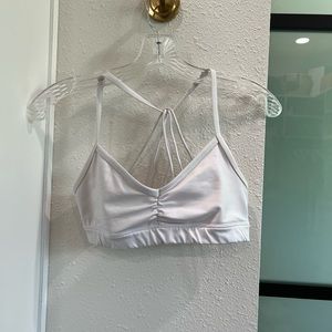 ALO white sports bra. Sz small.